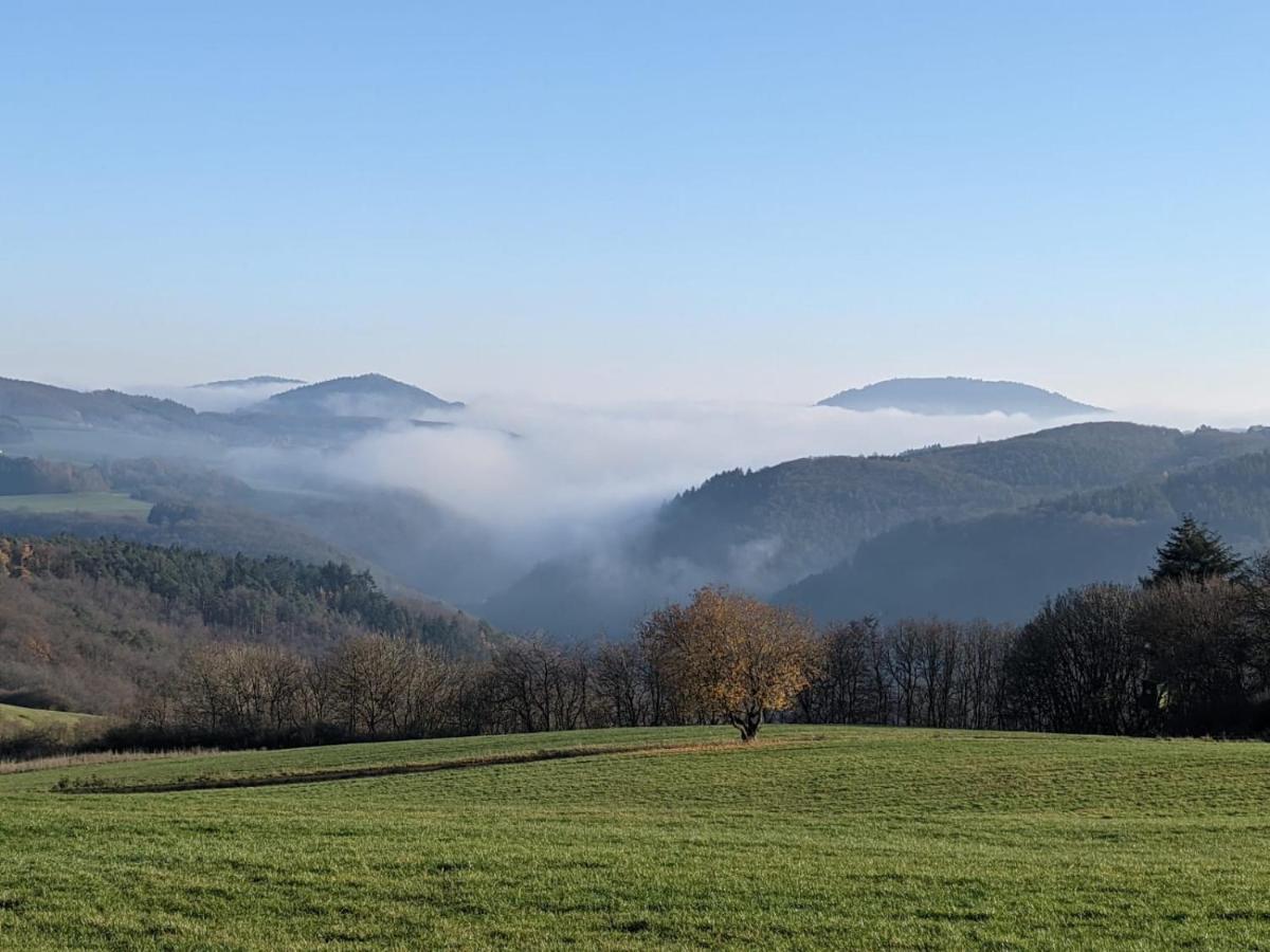 Ferienwohnungen Am Aeppelsberg Volkesfeld Dış mekan fotoğraf
